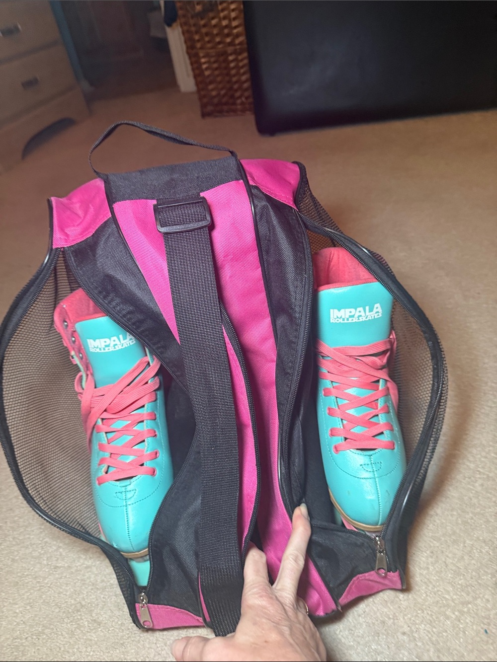 Impala Mint & Coral Quad Roller Skates with Protective Gear and Pink Skate Bag - Picture 14 of 16